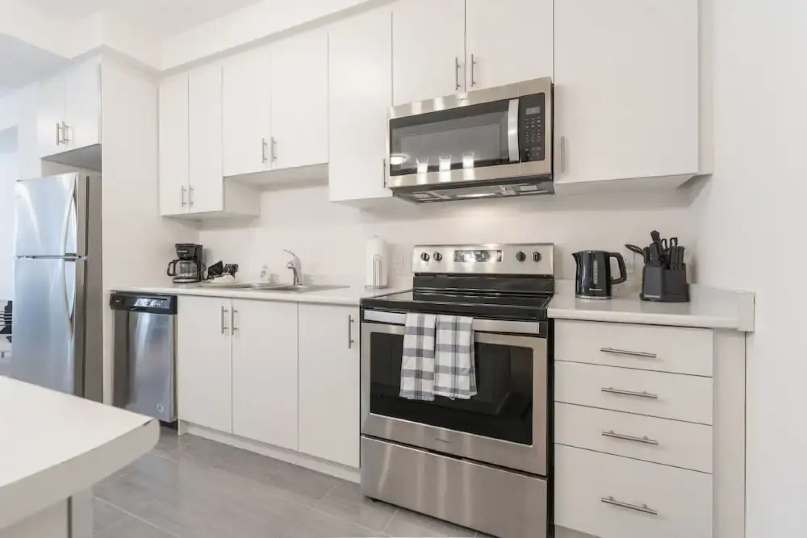 Extravagant Brand New Town House