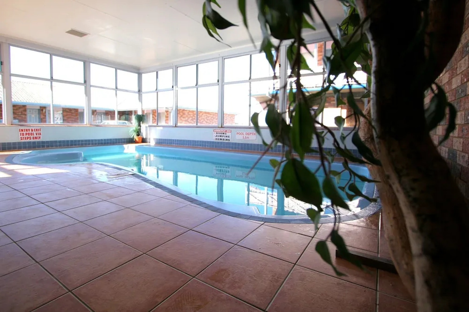 Cattlemans Country Motor Inn & Serviced Apartments