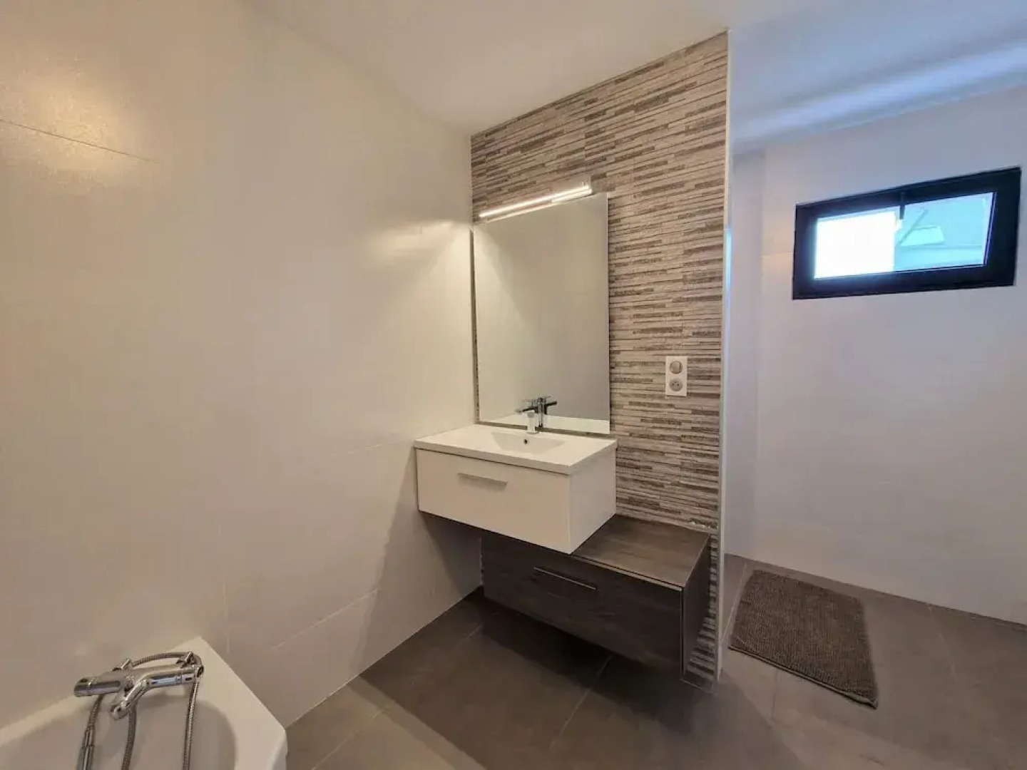 Quite Holiday Villa in Benodet