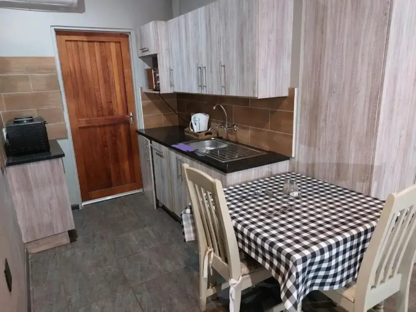 Wisteria Lane Guesthouse