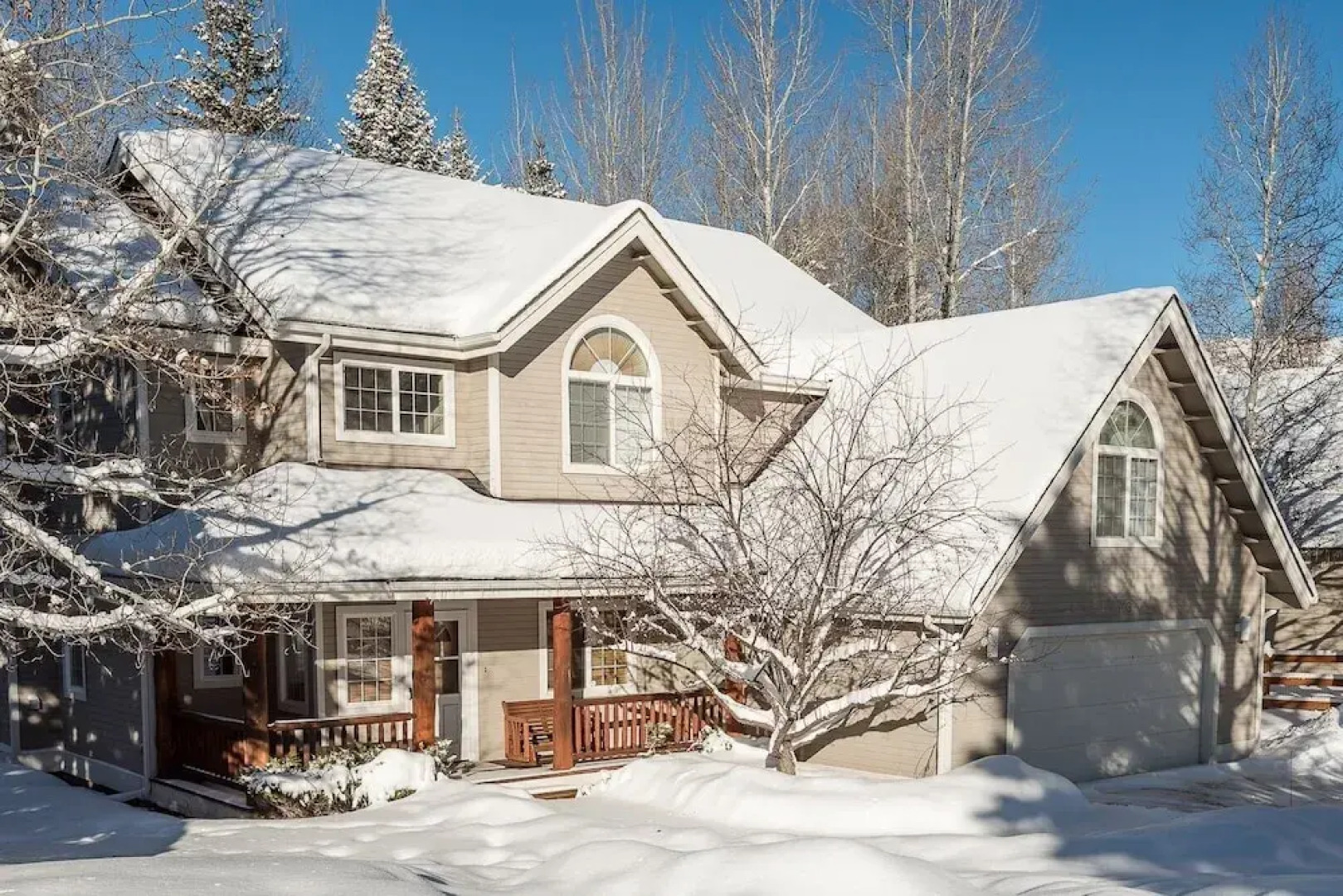 Yeagr Home Elkhorn by RedAwning