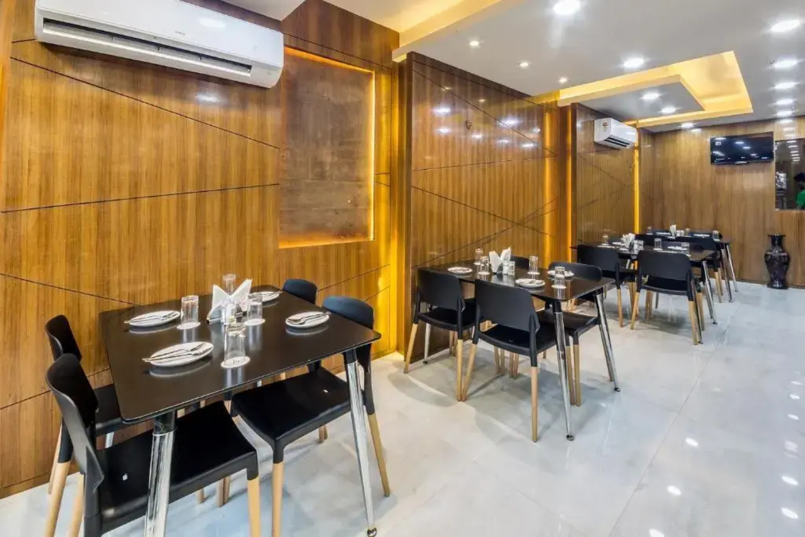 Hotel Arjun International