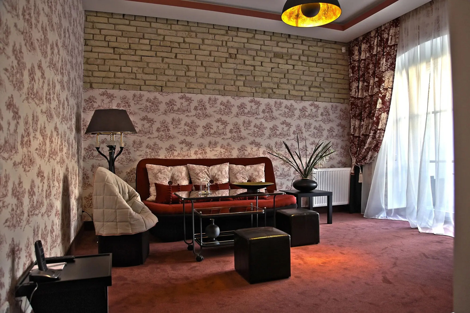 Арт-отель Moon Garden