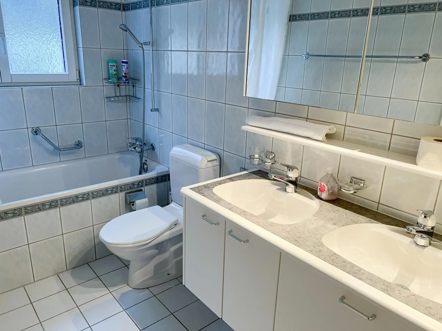Schöne grosse Attika-Wohnung im Zentrum von Vaduz inkl. Parkplatz