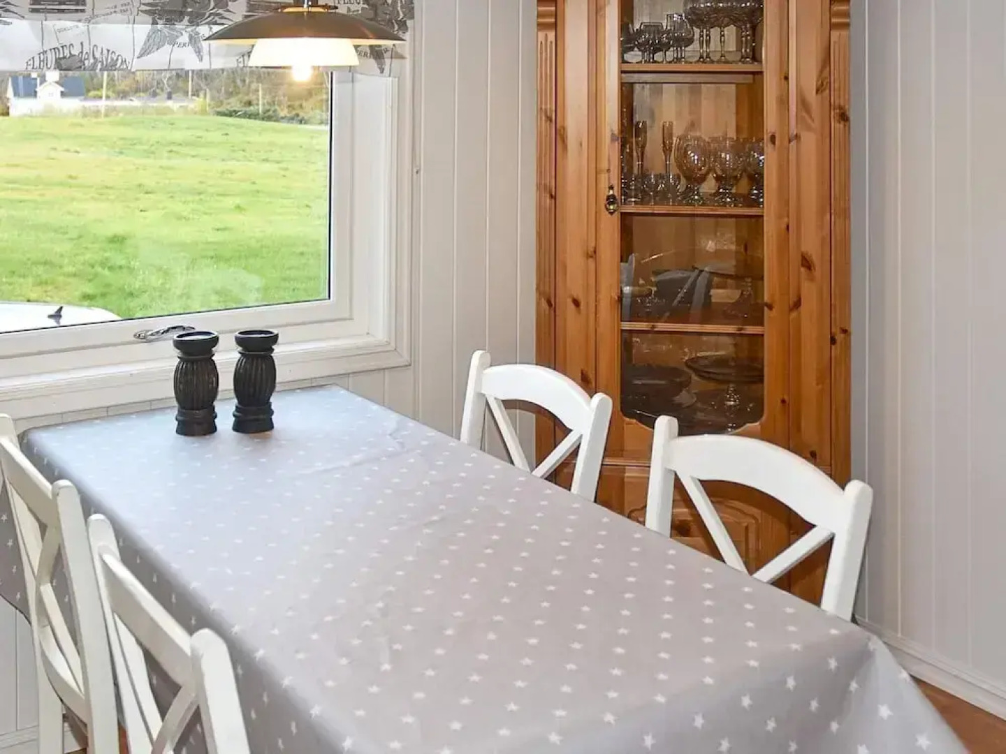 10 Person Holiday Home in Midsund