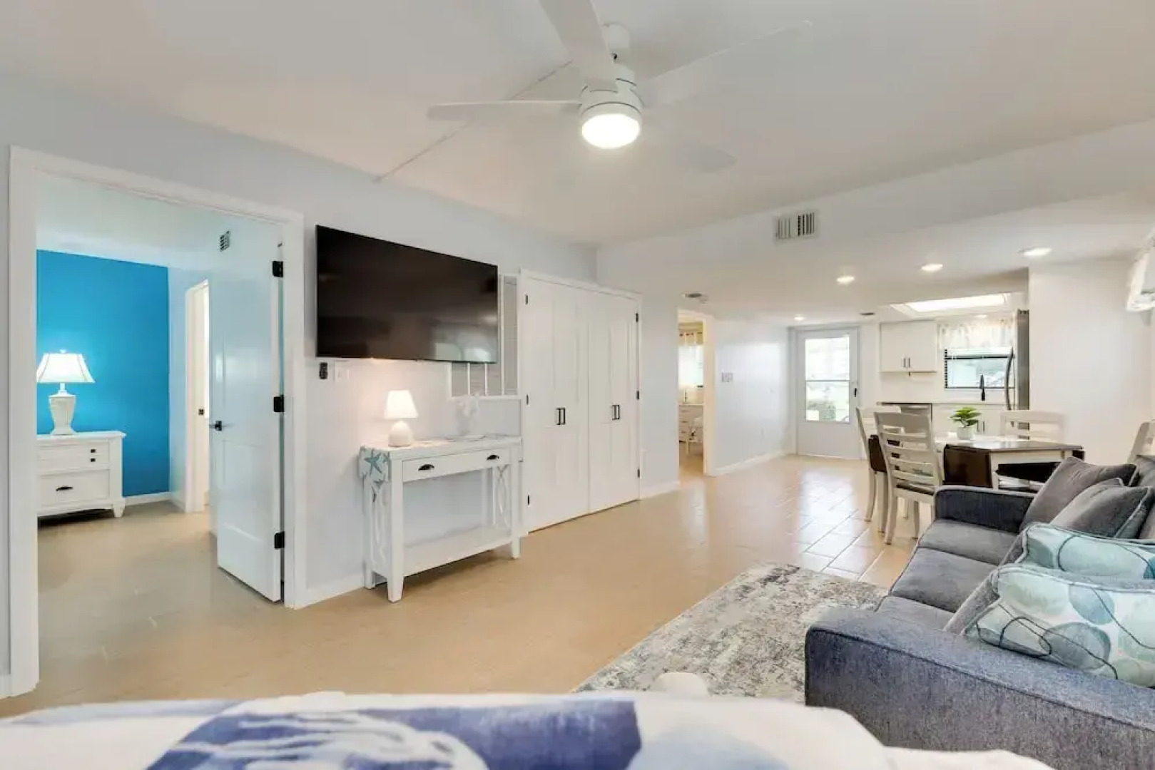 5 Mi to Fort Myers Beach: Condo w/ Private Lanai!