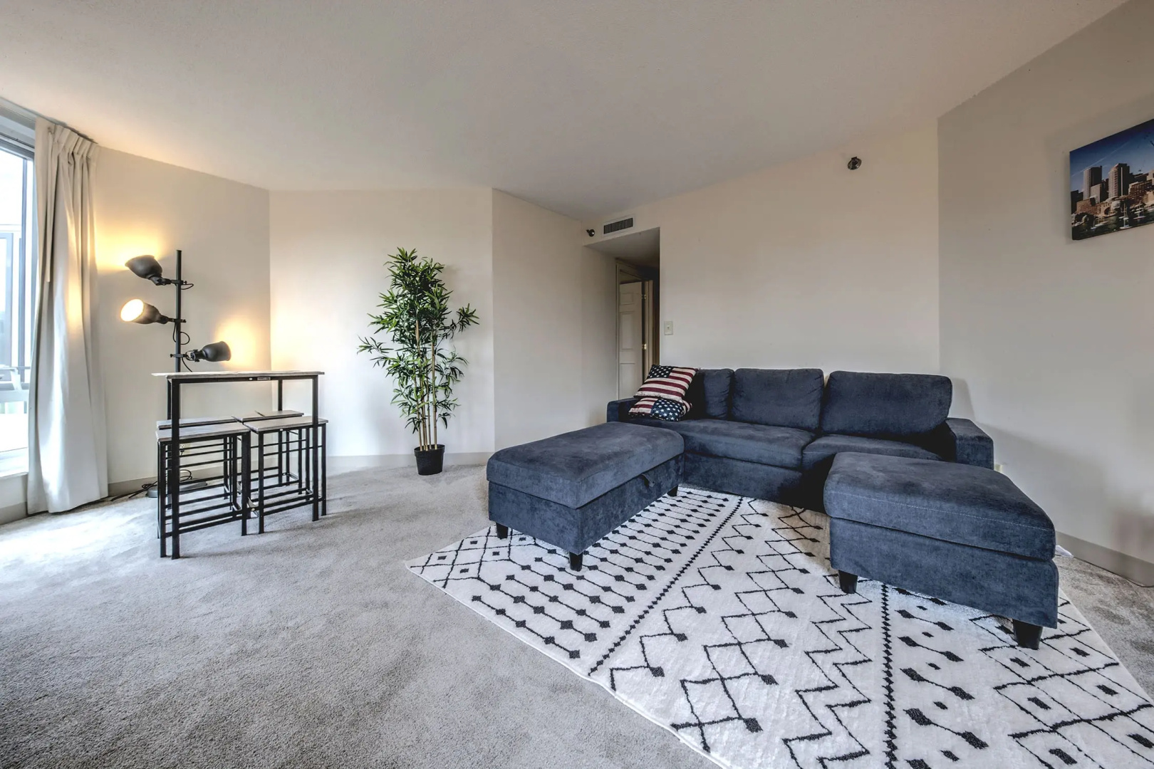 Bright Condo, Plenty of Room, Sleeps Upto 8