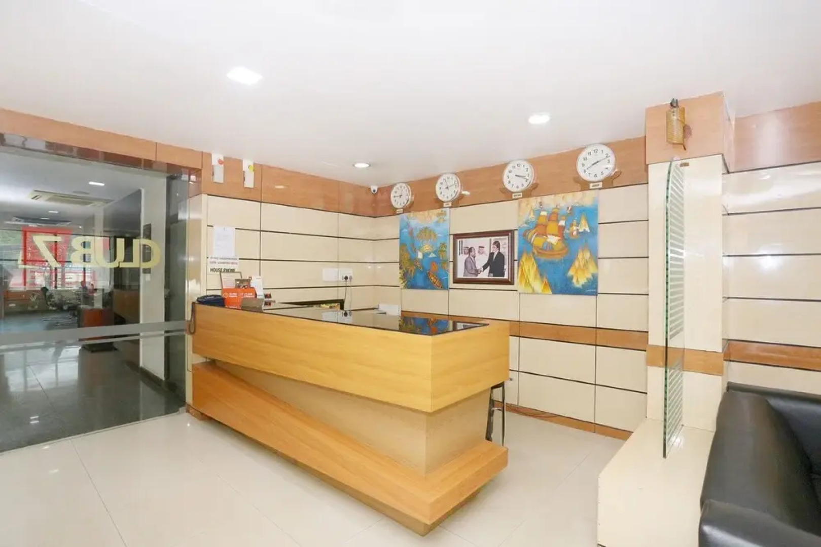 Capital O 45944 Club 7