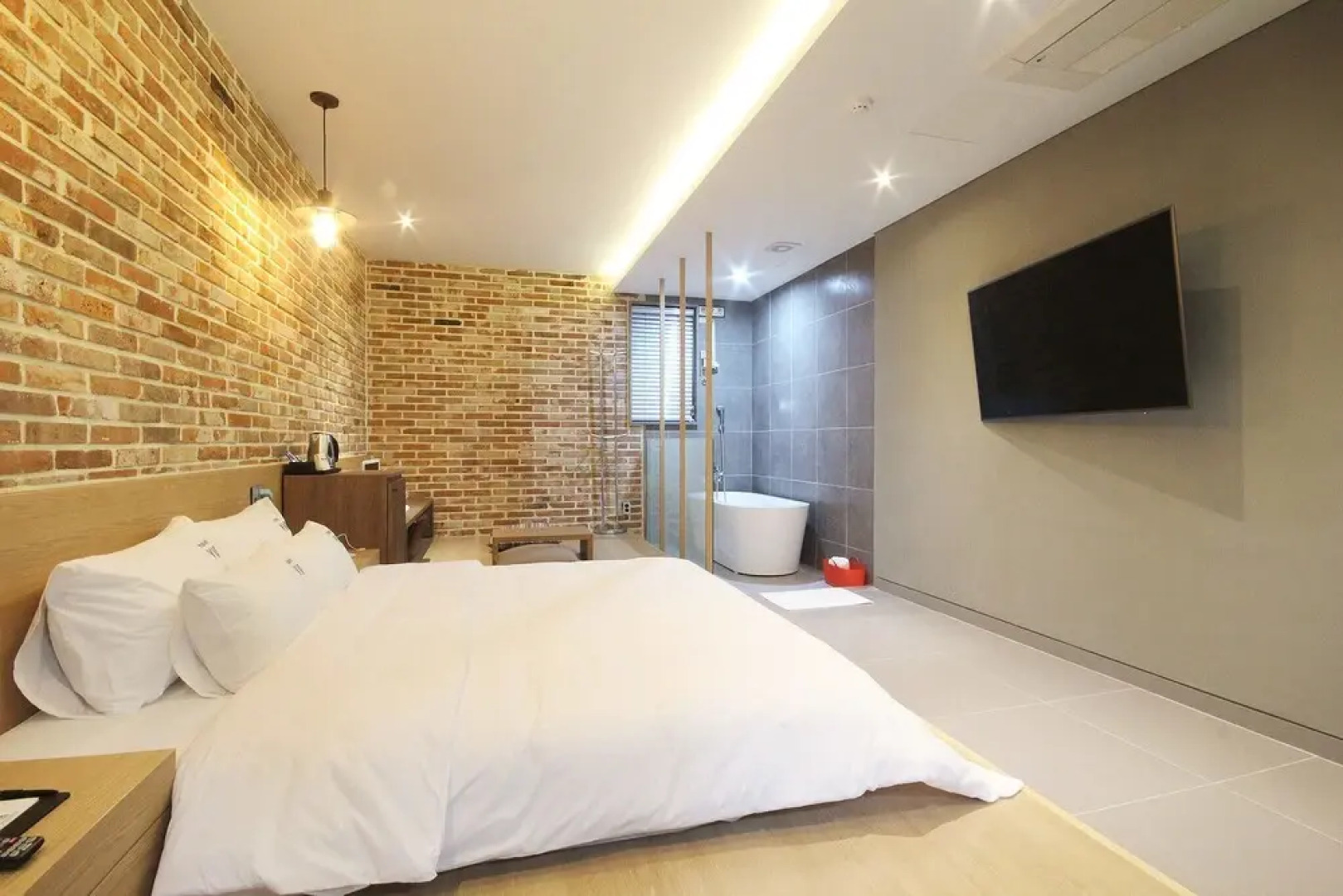 Changwon Jinhae Yongwon Hotel VIN