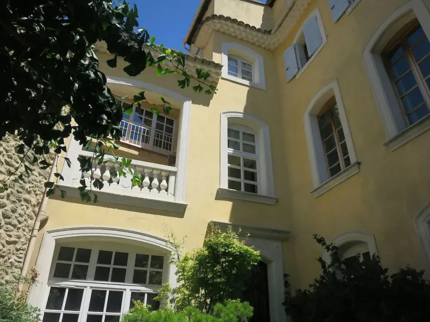 Entre vignes et dentelles