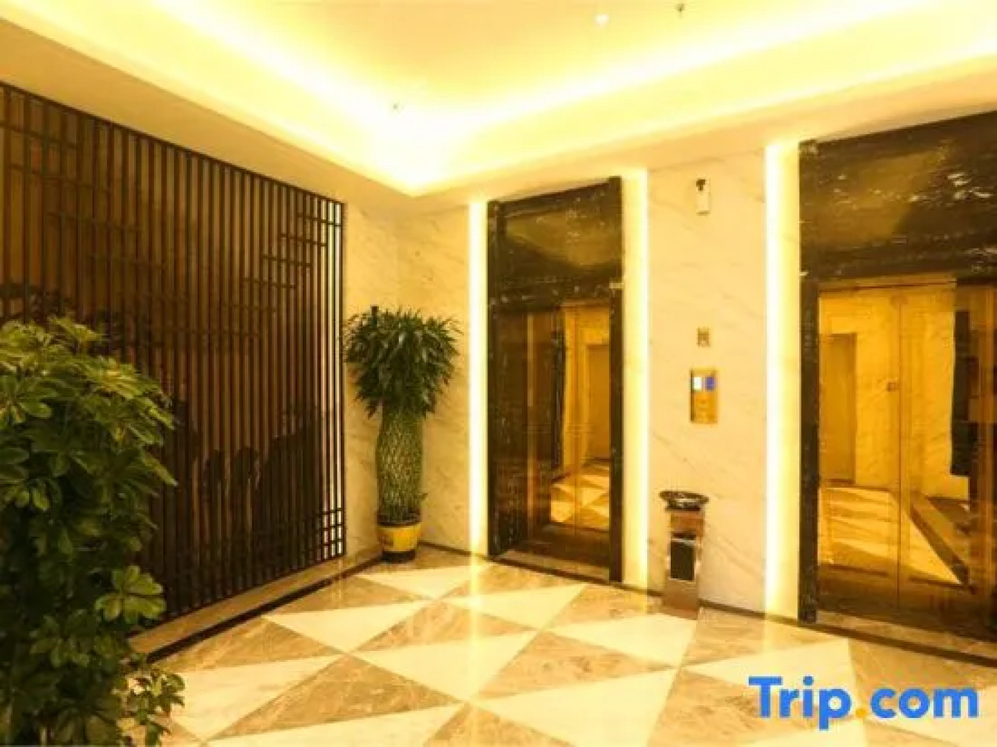 Tianfu Yunqi Business Hotel