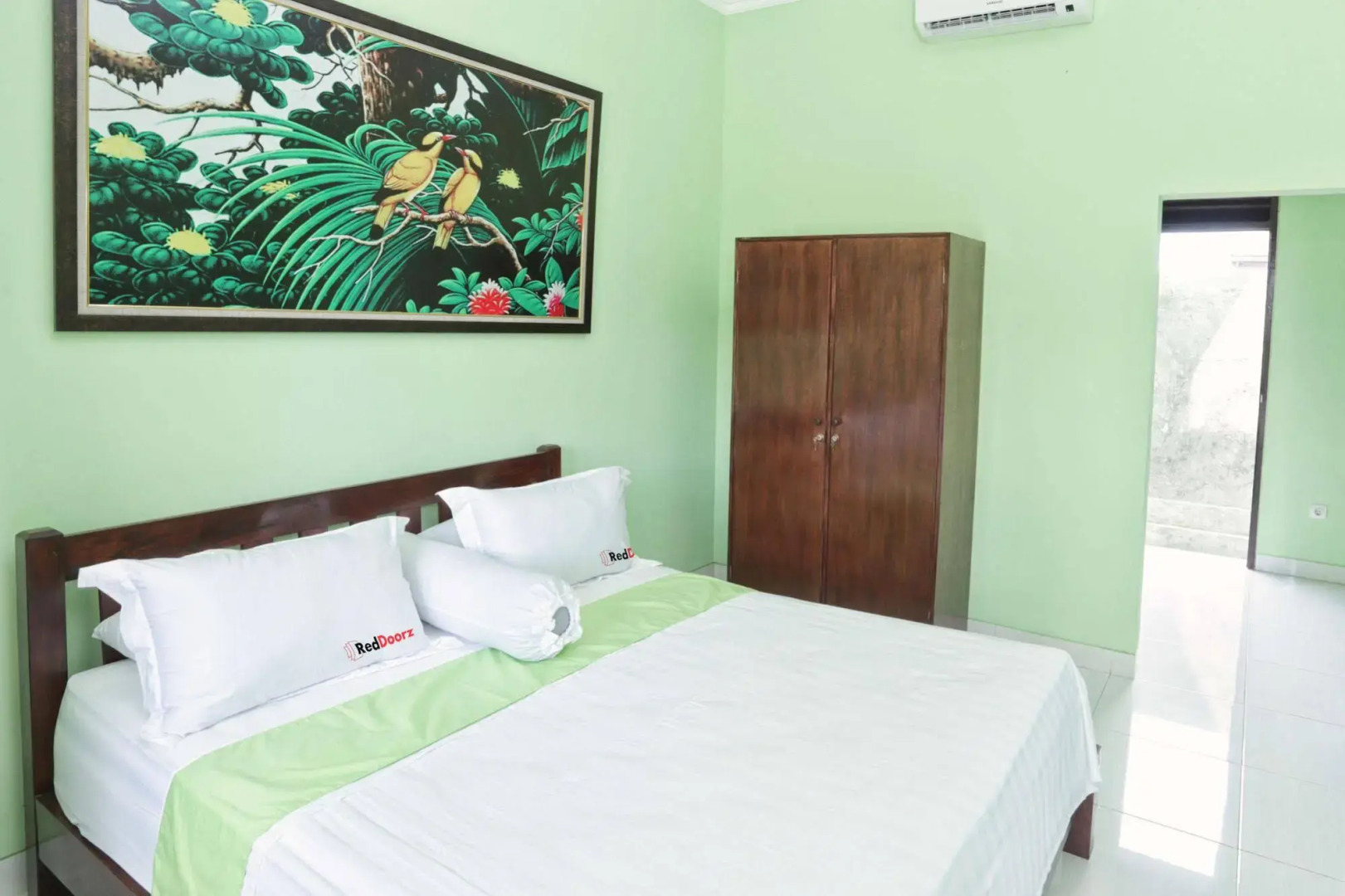 RedDoorz @ Kerobokan Canggu