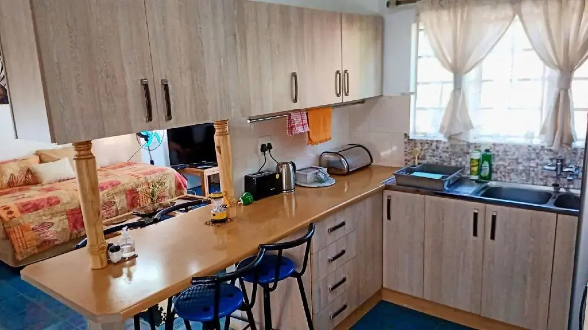 Queensburgh B&B or Self Catering