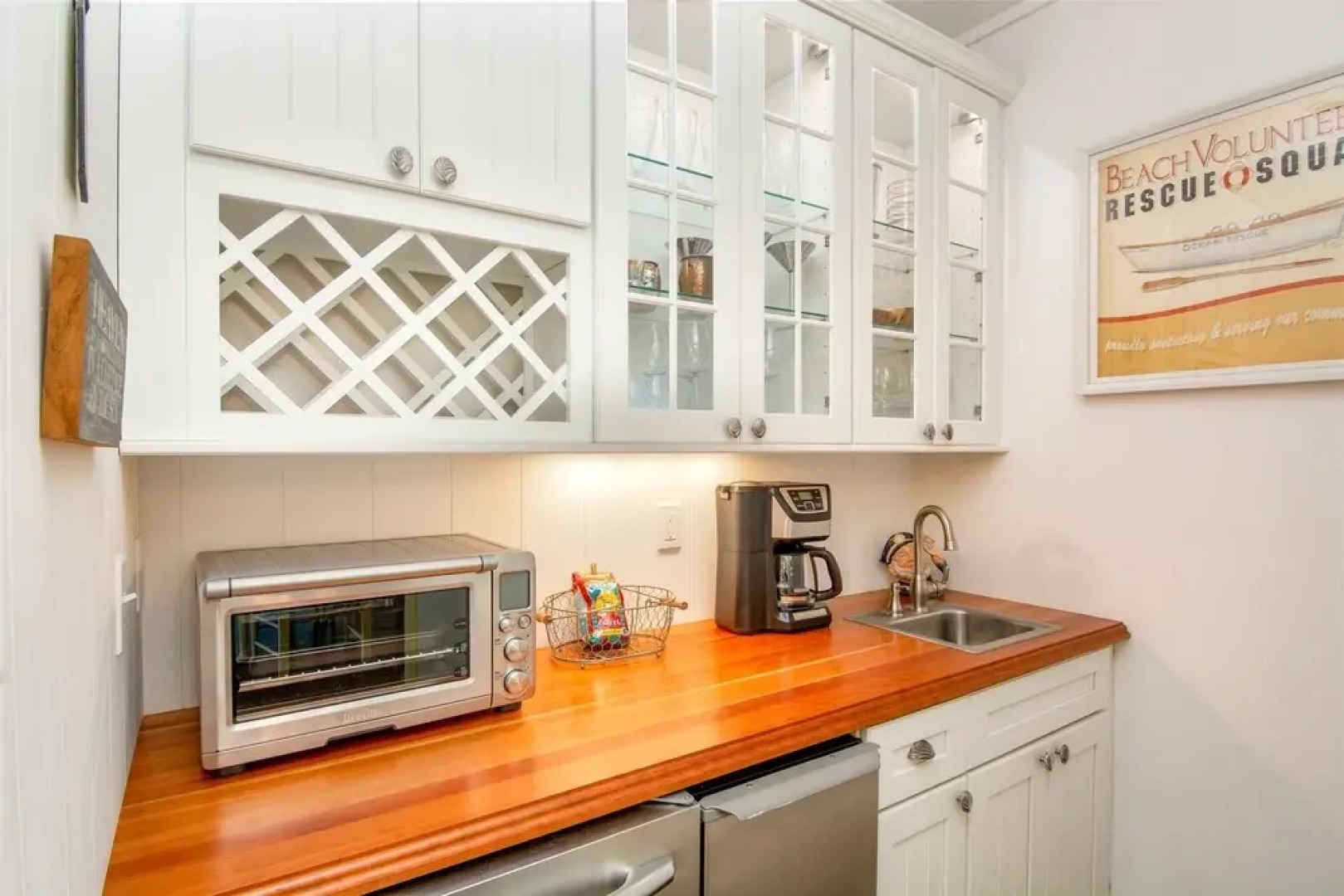 Brennecke's Beach Cottage 2 Bedroom Home by Redawning