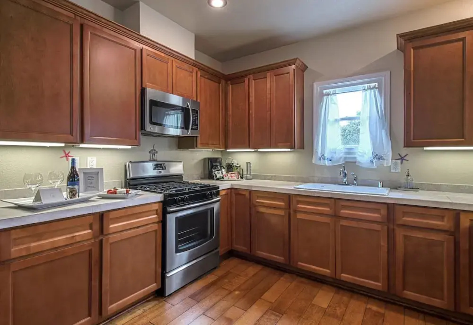 3729 Ocean Park Sanctuary