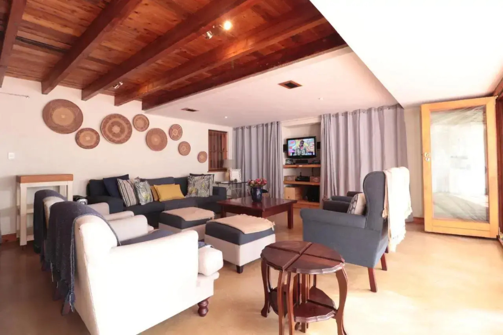 Sea Pearl Holiday Home