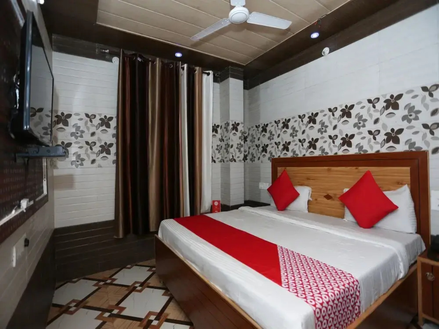 OYO 28835 Hotel Star