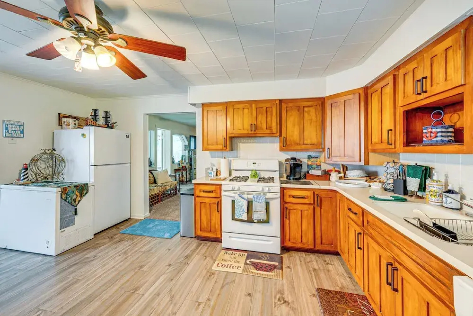 Powers Lake Home w/ Patio - 9 Mi to Lake Geneva!