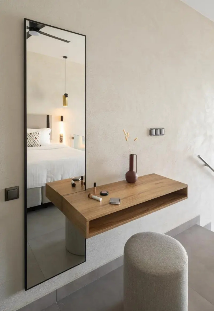 Akrotiri Olympus Luxury Suites