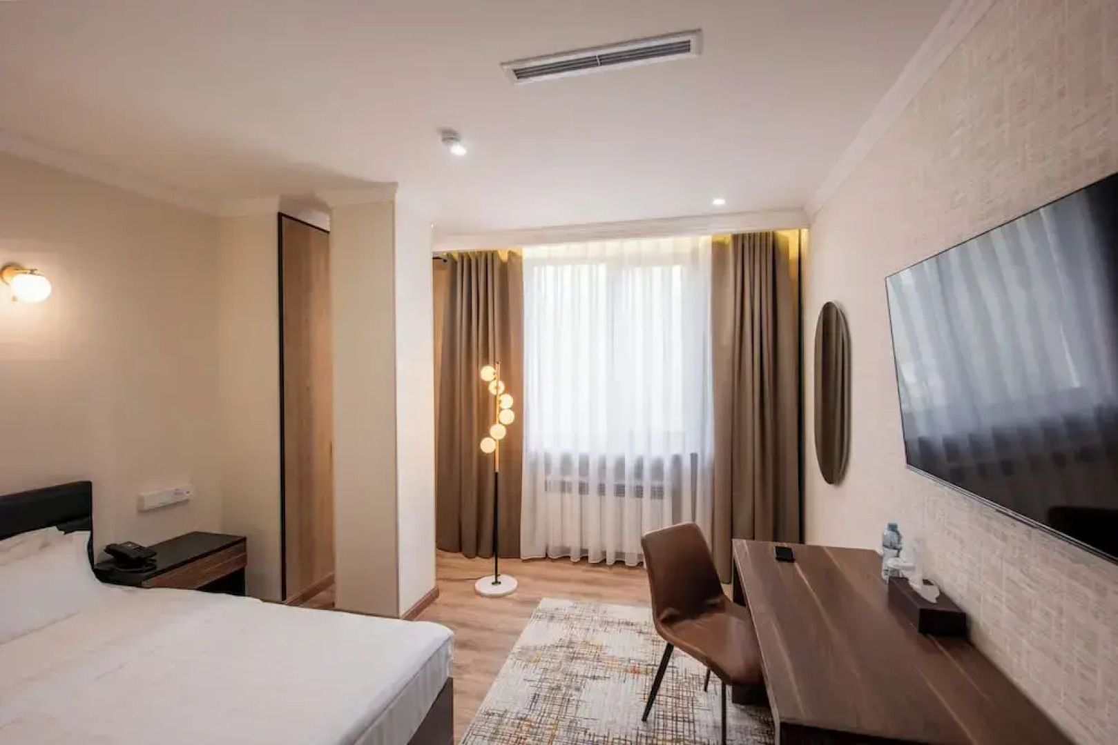 Отель Silk Road Premium