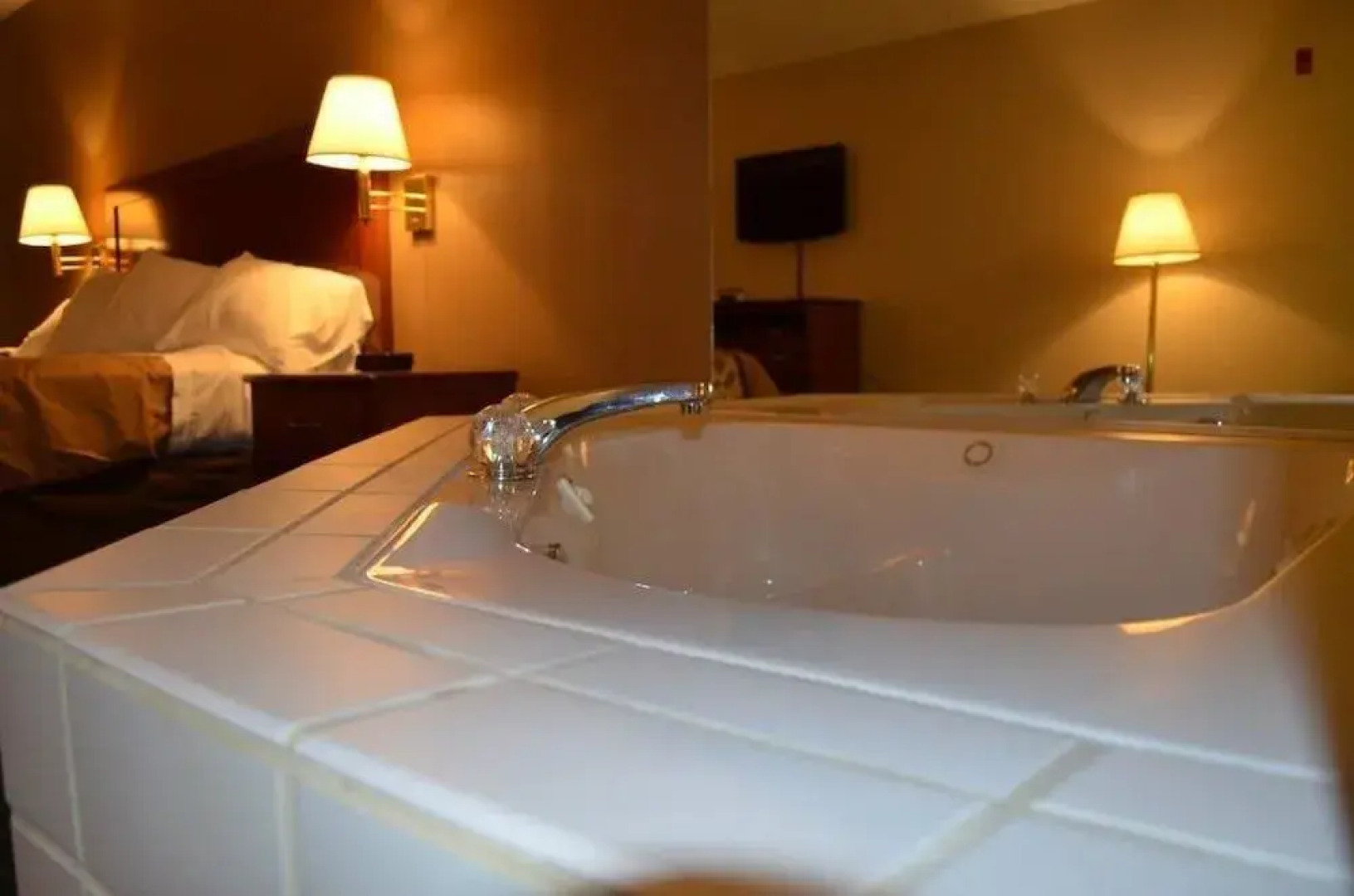 Brookshire Inn & Suites