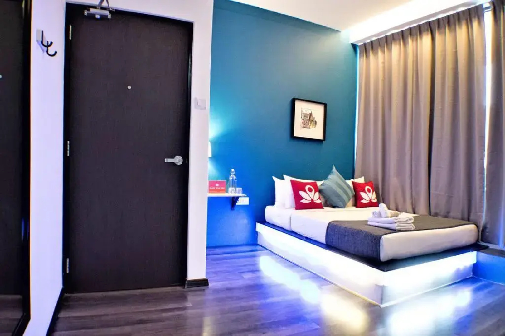 ZEN Rooms Eden Parade