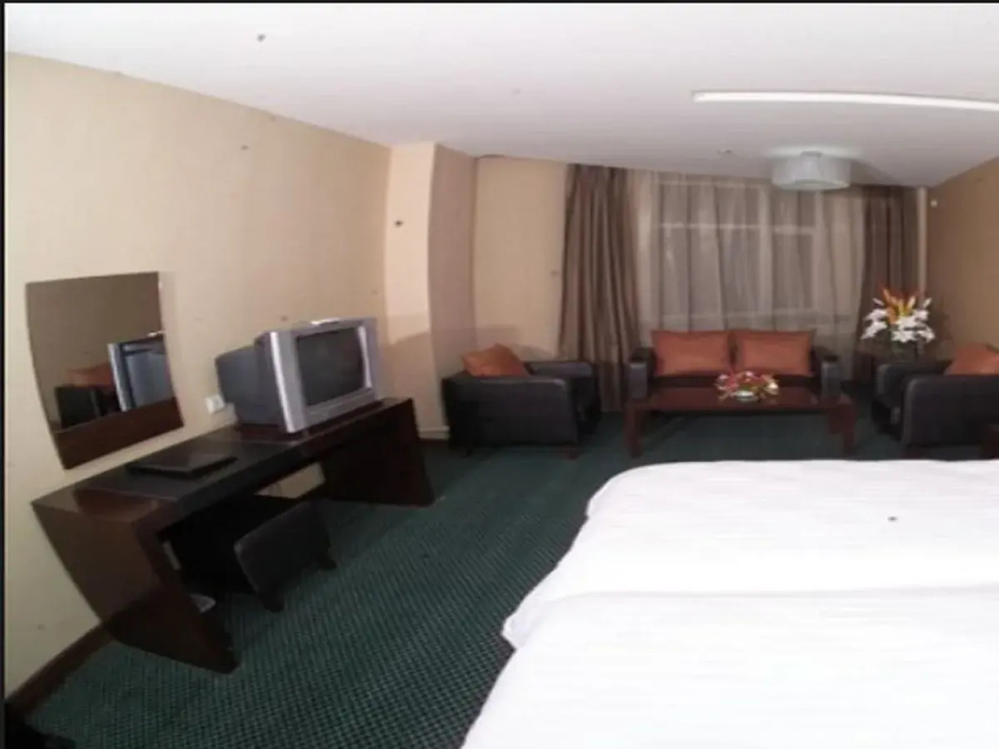 Longda Holiday Hotel