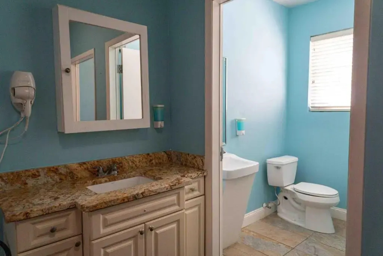 Beds n' Drinks Hostel