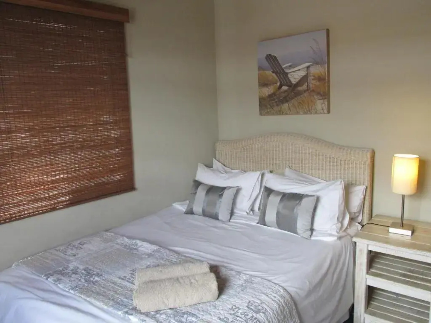 Point Village Accommodation -Linky's House