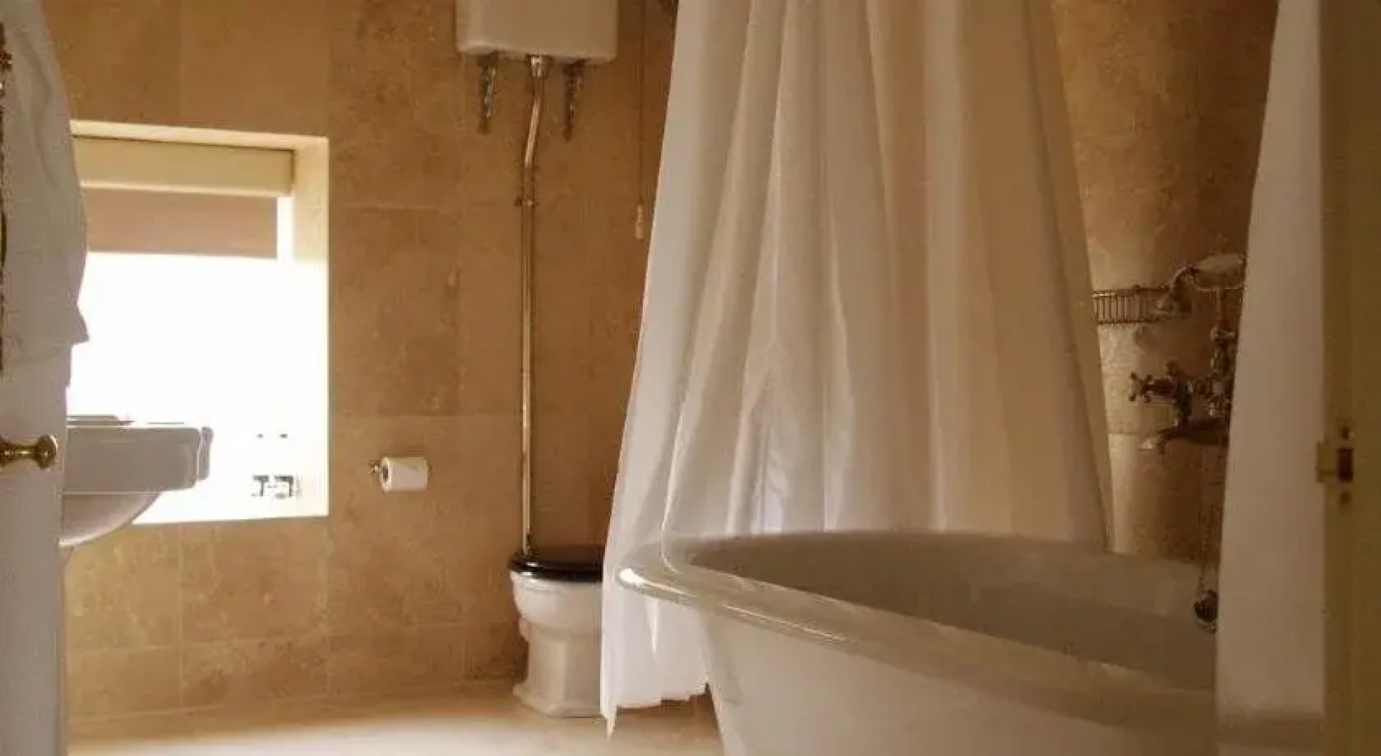 Riverside House Hotel