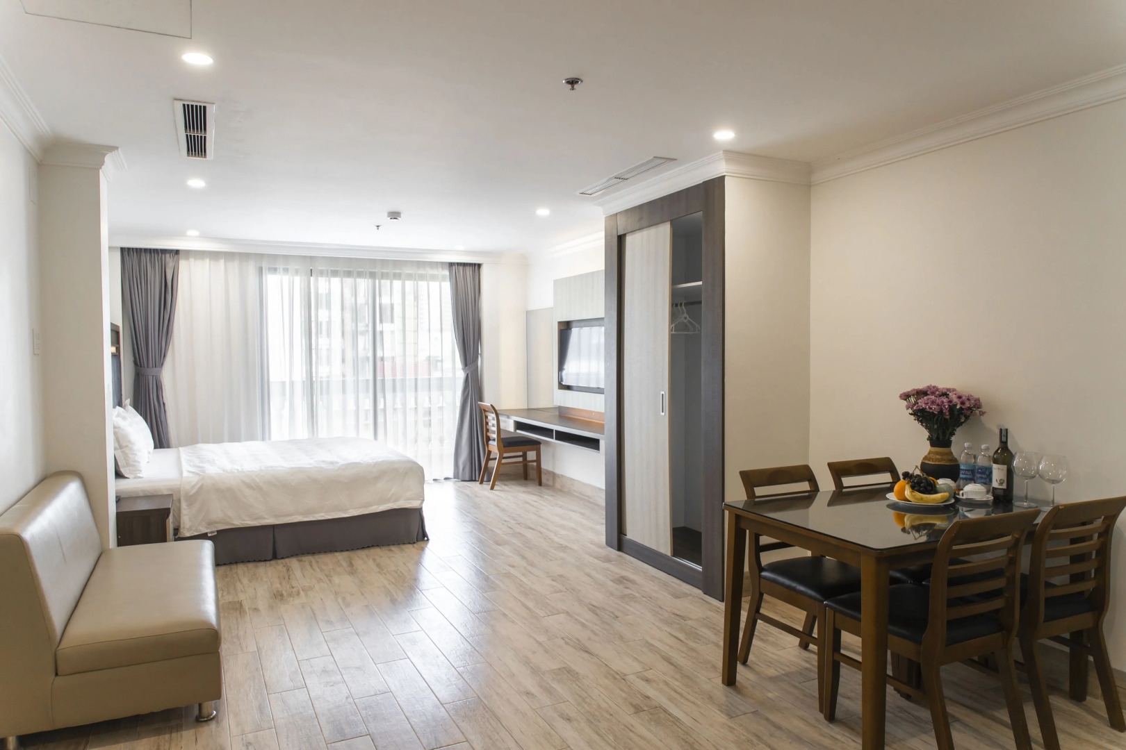 Seven Seas Hotel and Apartment