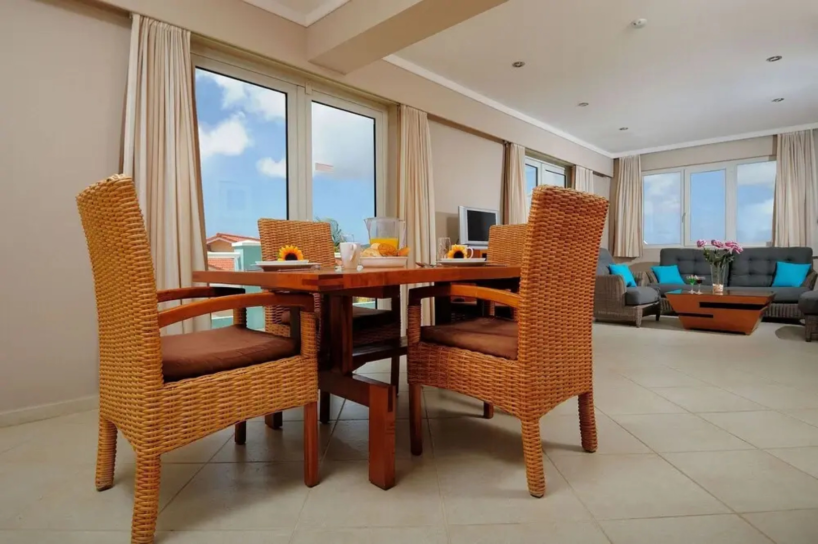 Den Laman Condominiums