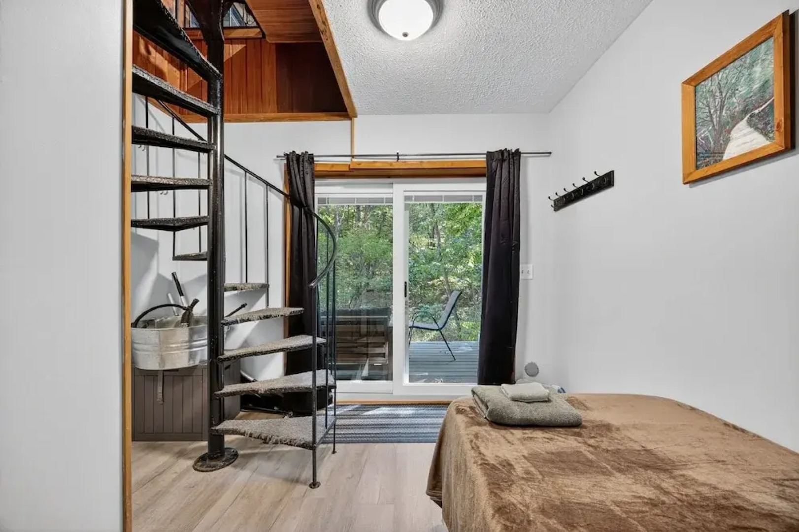 Mountain Escape With Hot Tub & Stargazing 3 Bedroom Cabin