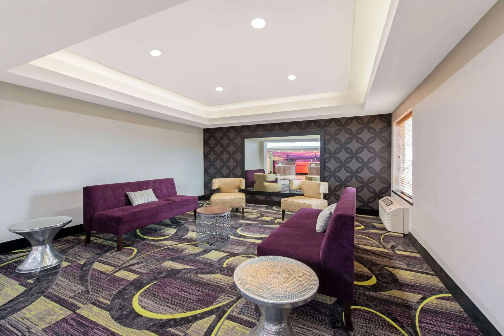 La Quinta Inn & Suites by Wyndham Bridge City
