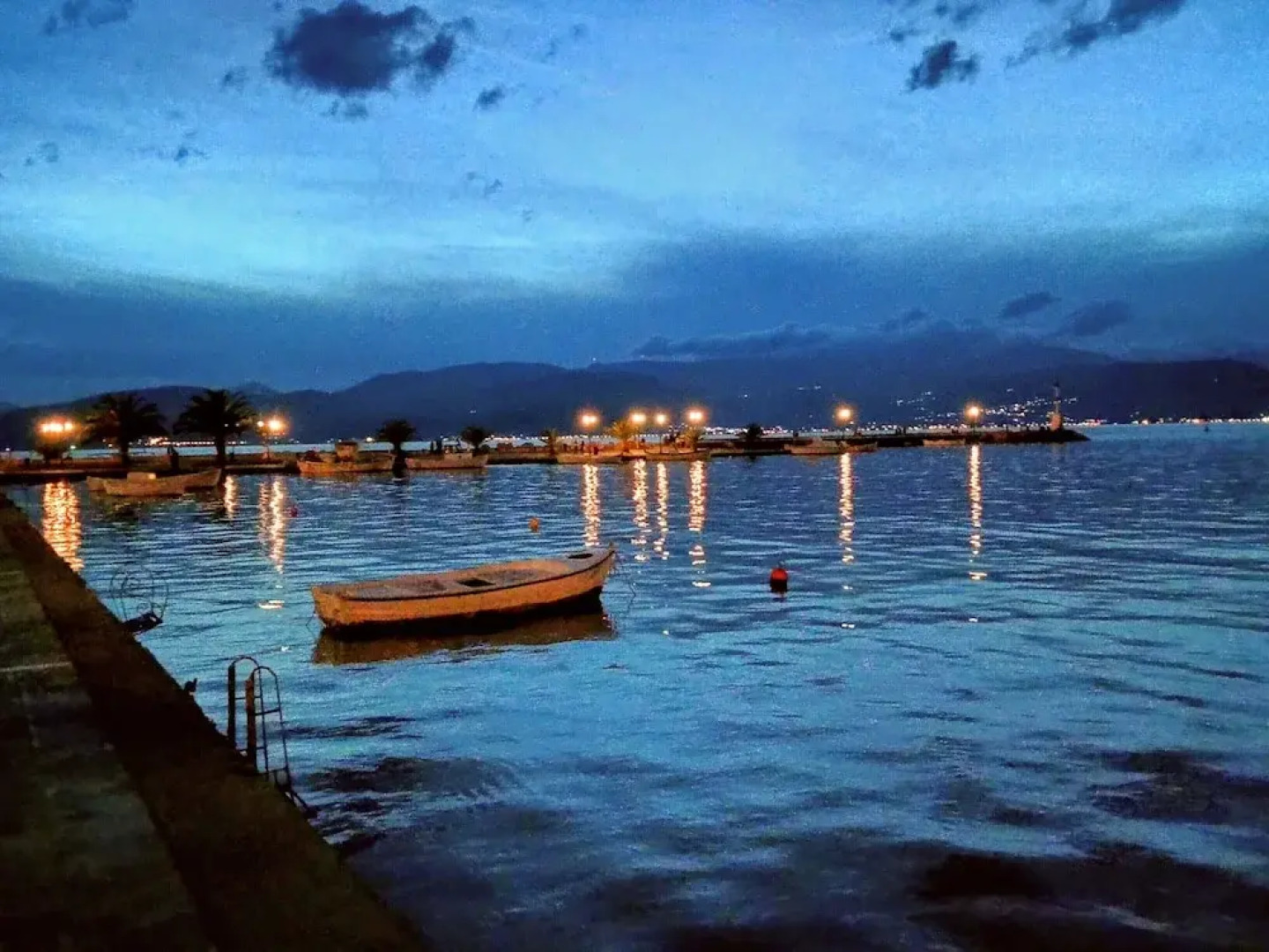 Cosy Villa With Garden, Near the Beach in Greece