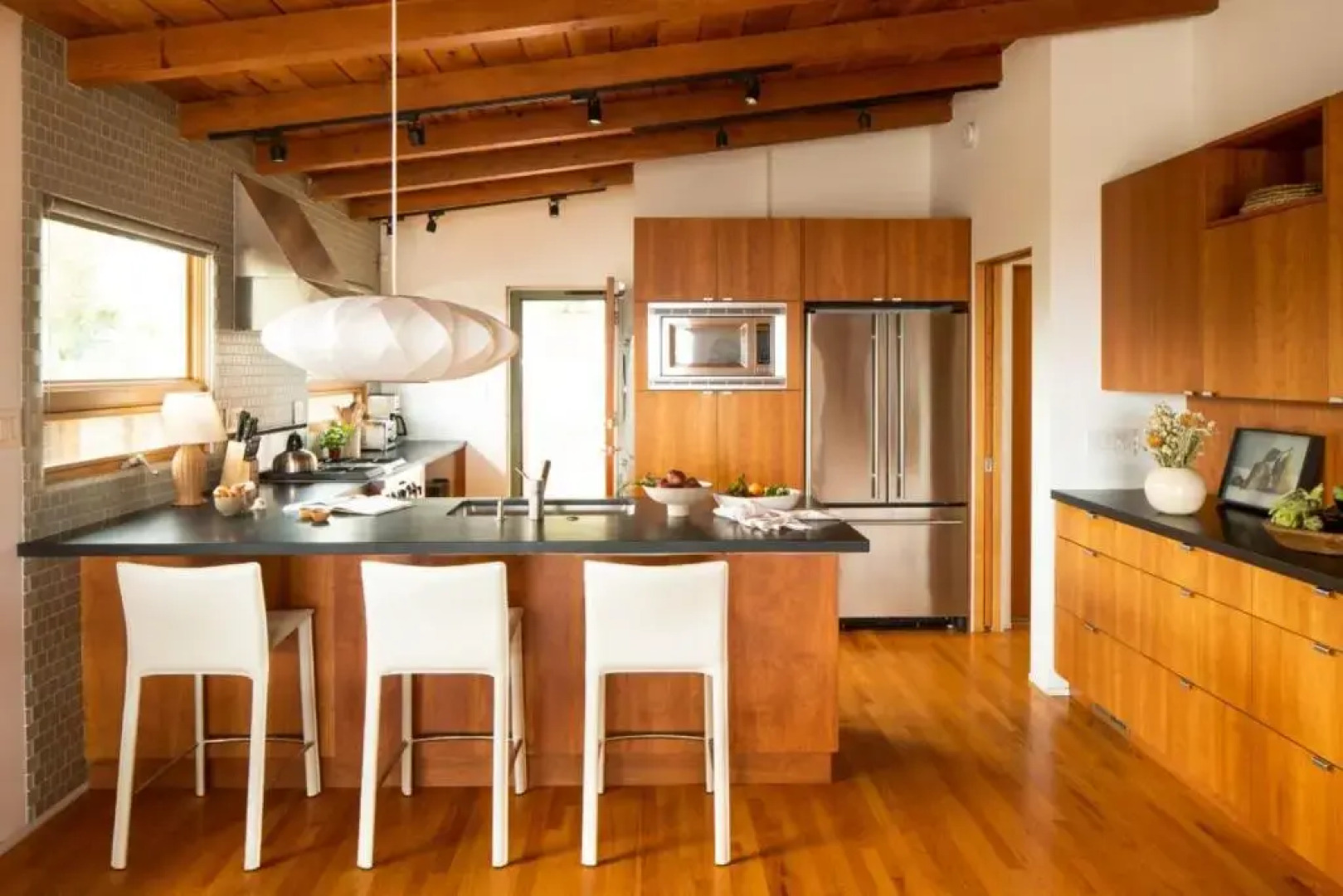 Camden by Avantstay 5mins to the Beach! Elevated Home w/ Pacific Ocean Views