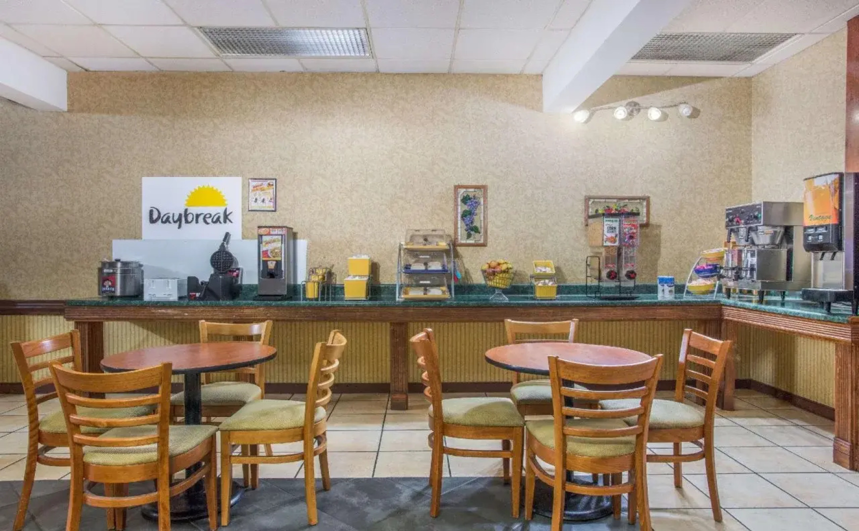 Days Inn by Wyndham Petersburg/South Fort Lee