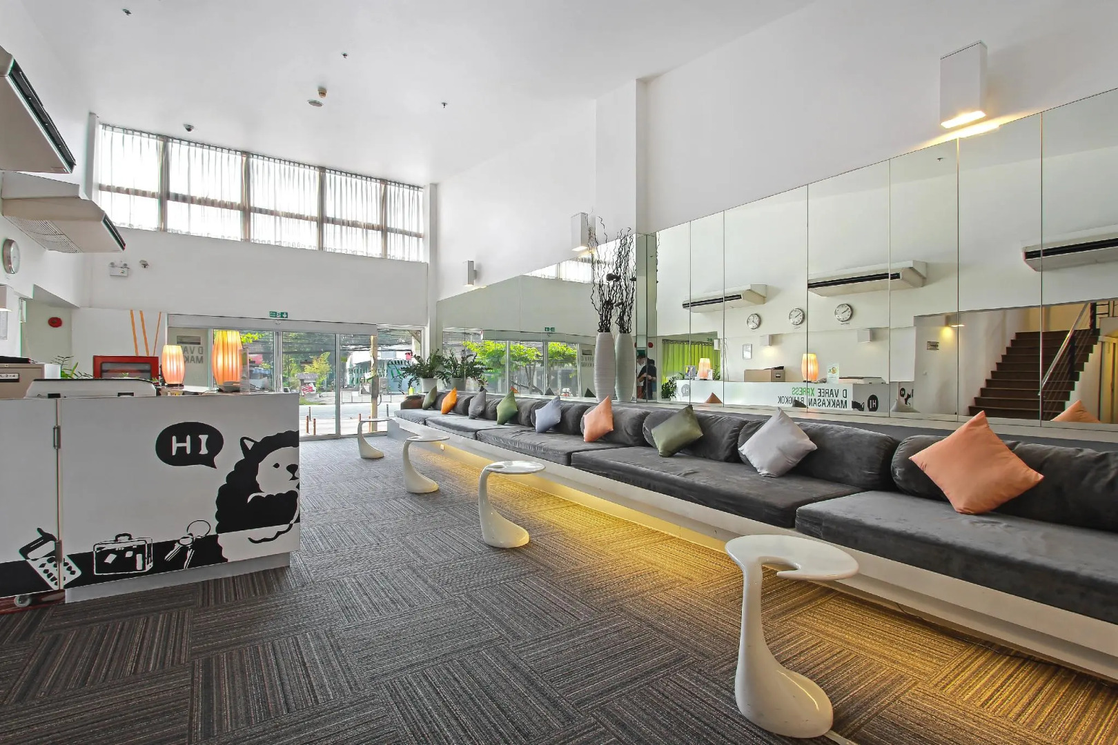 D Varee Xpress Makkasan