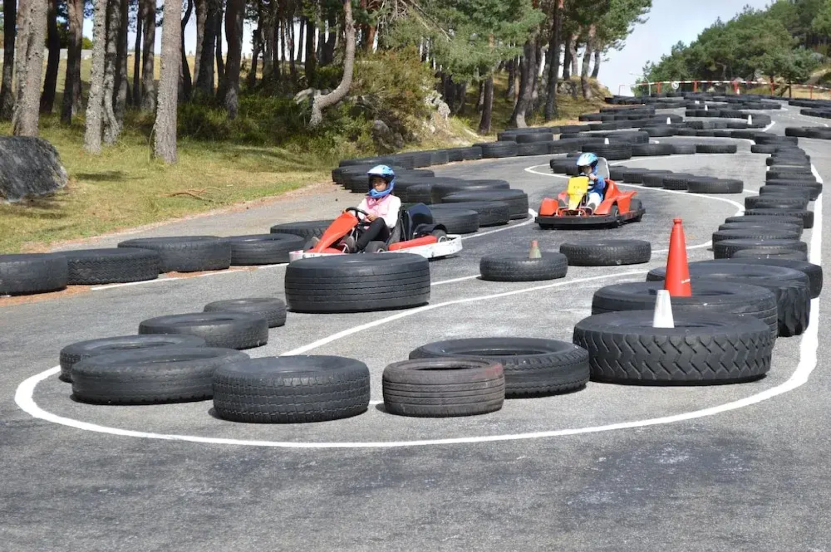 Oca Manzaneda Estación de Montaña