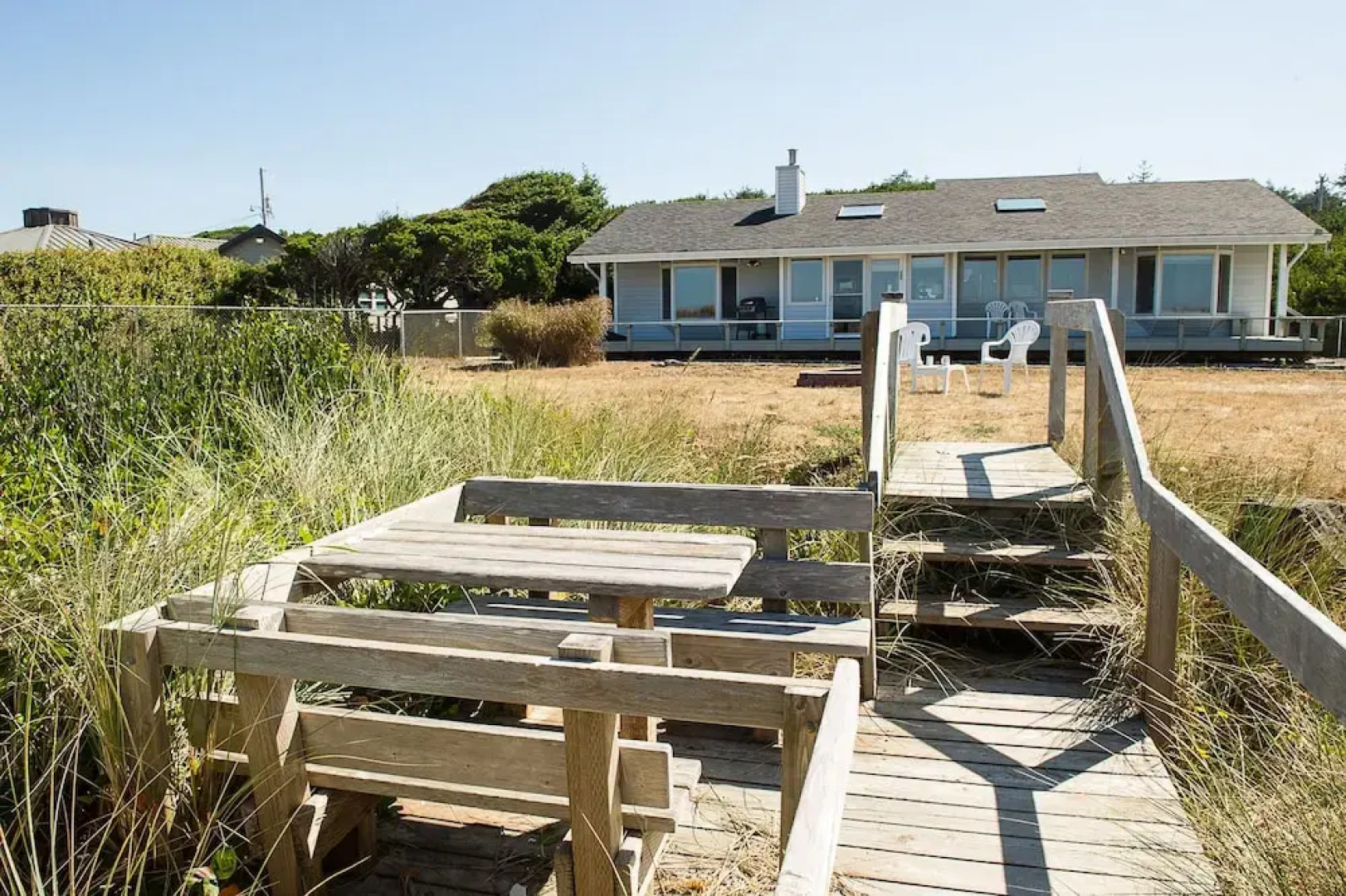 Pacific Rest 3 Br home by RedAwning