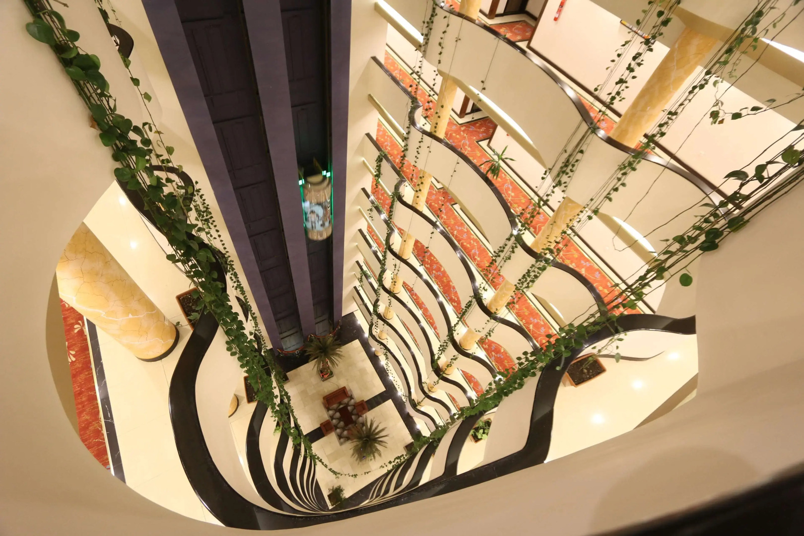 Elilly International Hotel