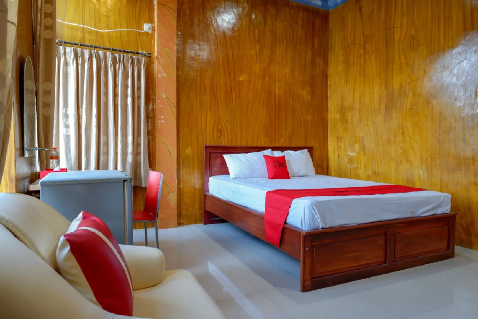 RedDoorz @ Hotel Bravo Pantai Kamali Bau Bau