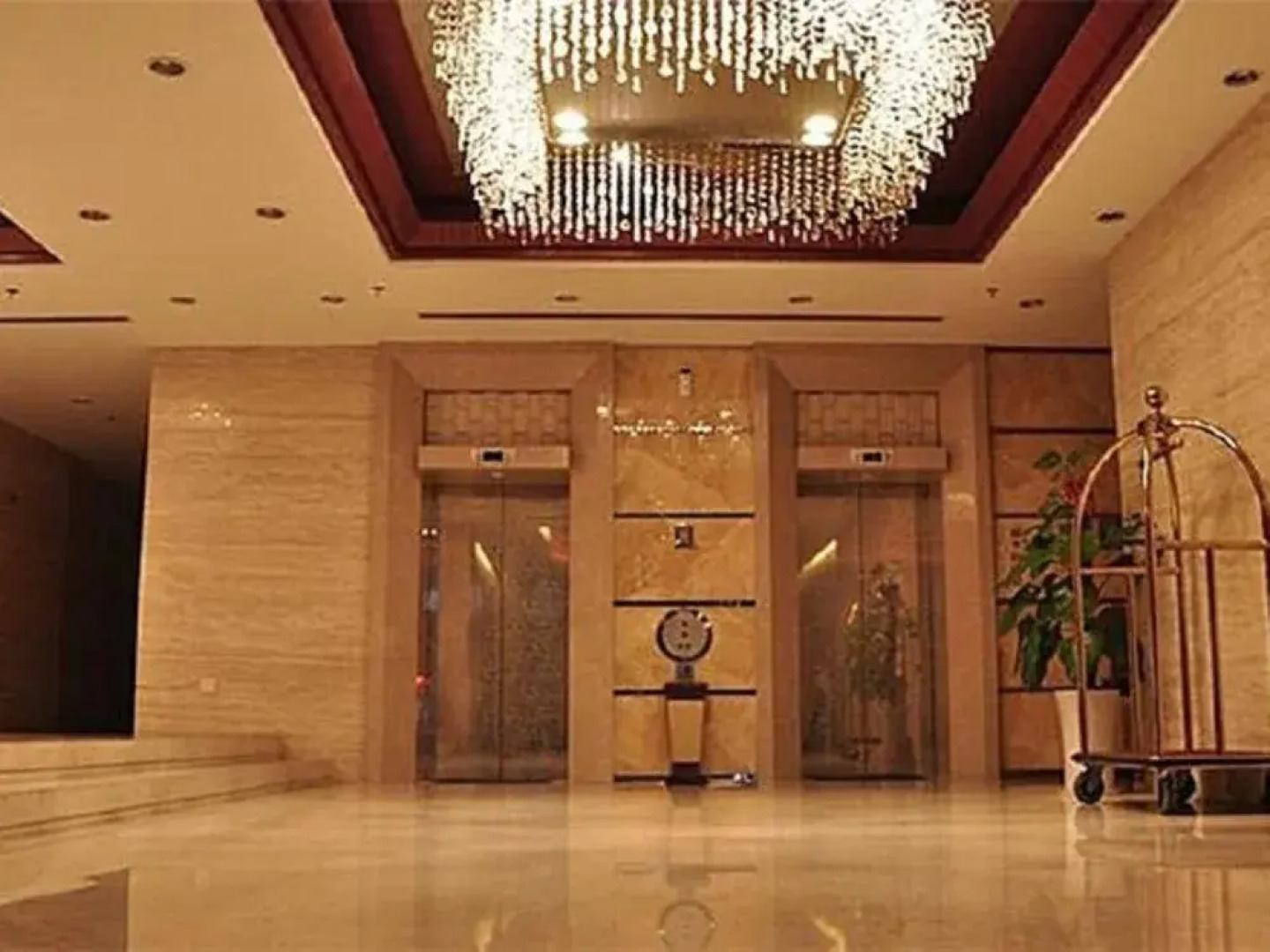 Gomine Apartment Hotel