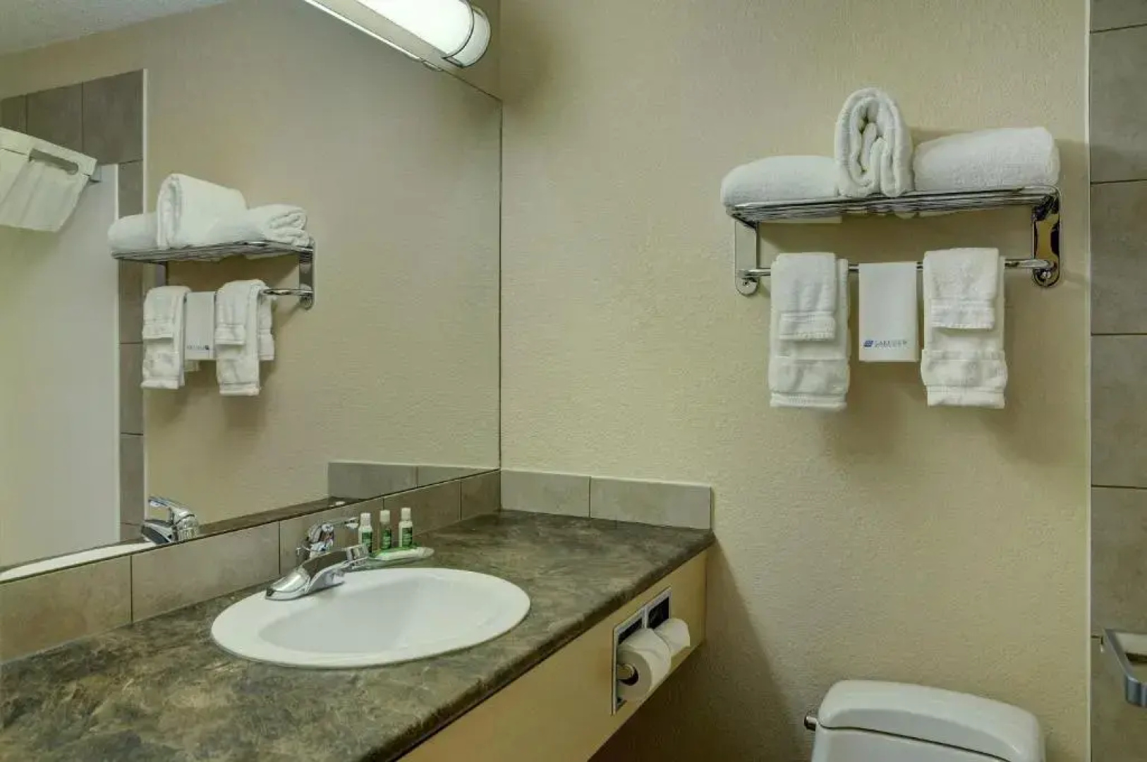 Lakeview Inns & Suites - Chetwynd