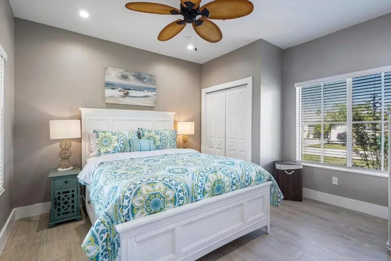 Bermuda Bungalows (Tropical Island Getaway)