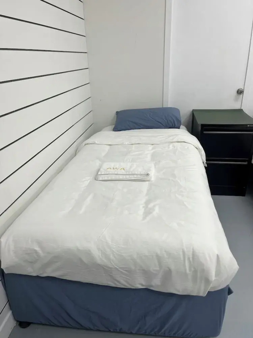 3 single and 2 sofa beds Studio Suite 7