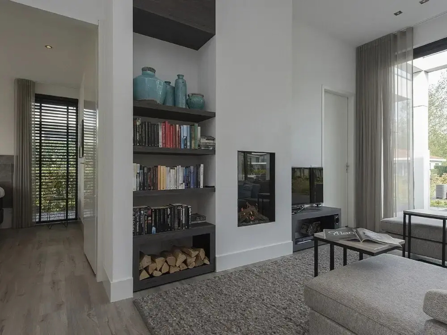 Luxury Villa With Private Jetty in Quiet Park