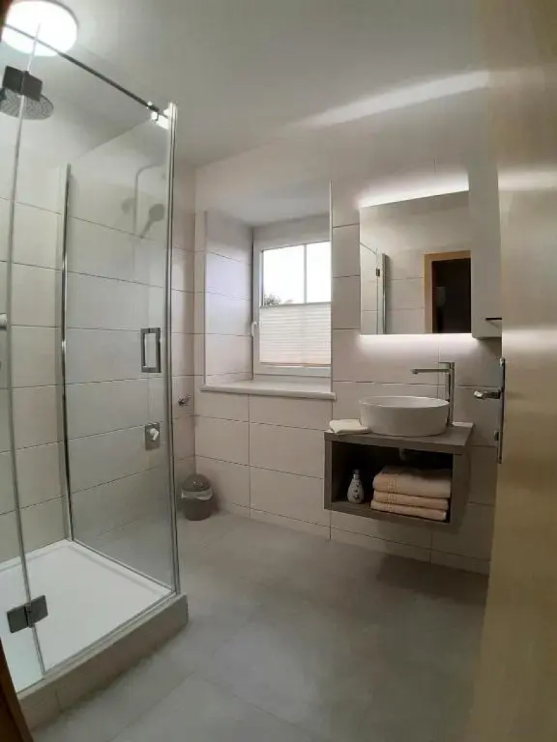 Charmantes Apartment mit Balkon zum Garten nahe Wien