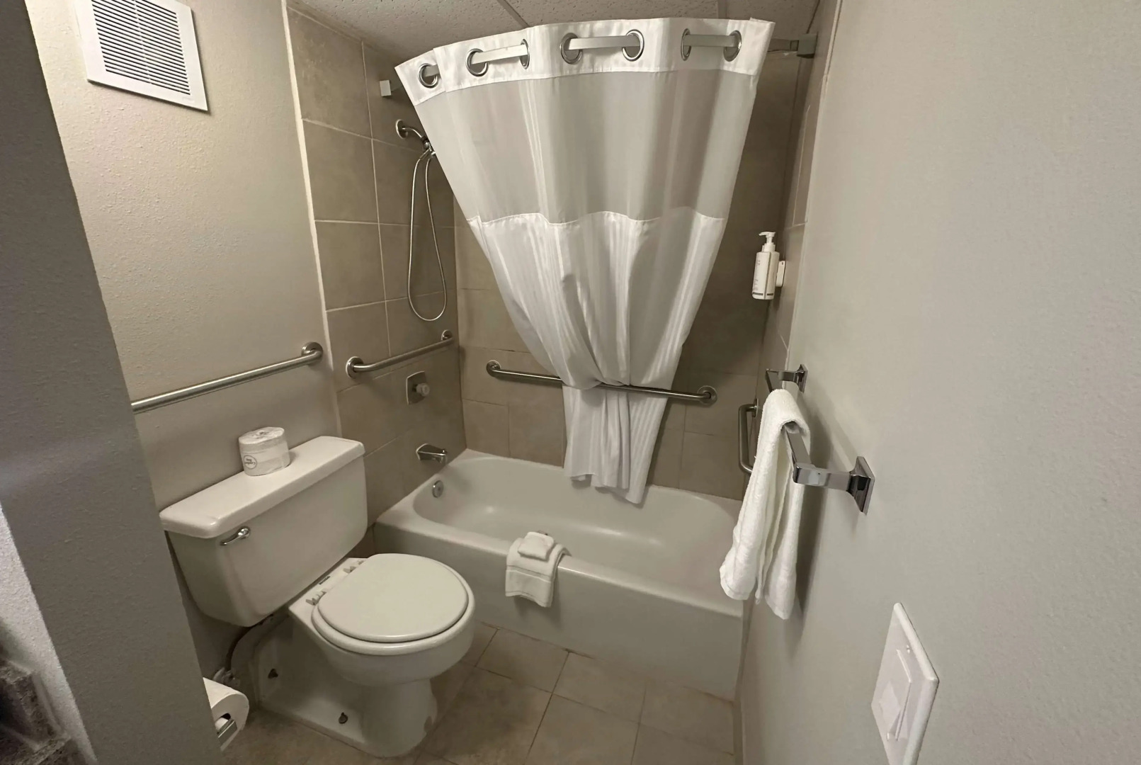 Отель Days Inn by Wyndham Farmington NM