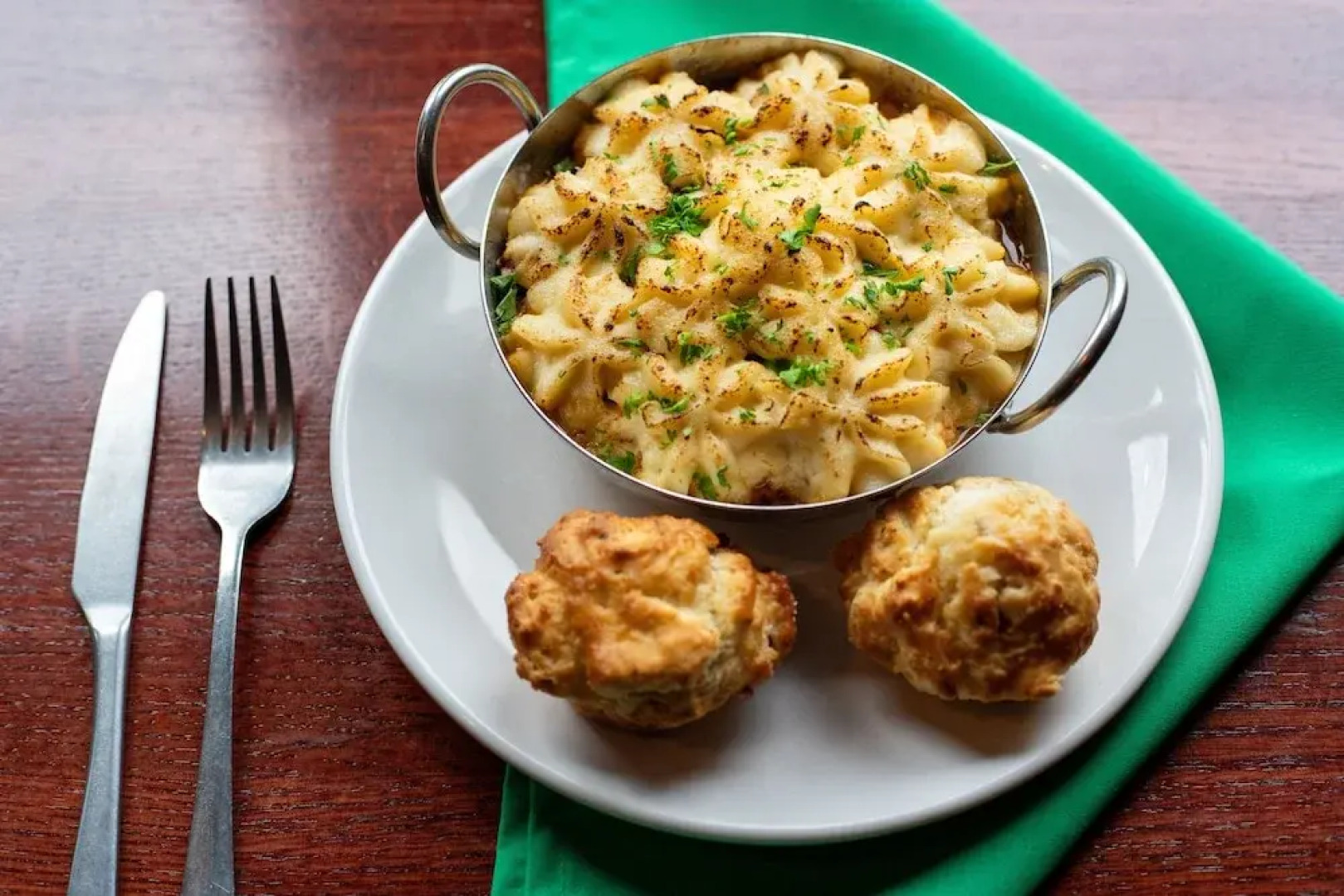 Irish Cottage Inn & Suites